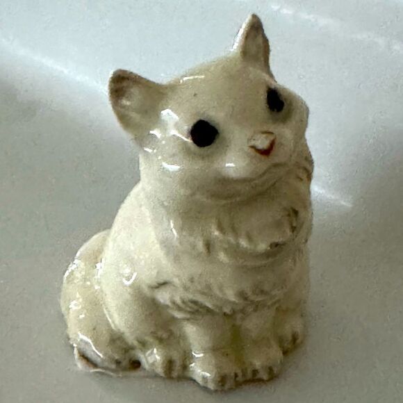 Hagen-Renaker Micro Ceramic White Cat Figurine 1981 COLLECTIBLE HARD TO FIND. - Picture 1 of 12